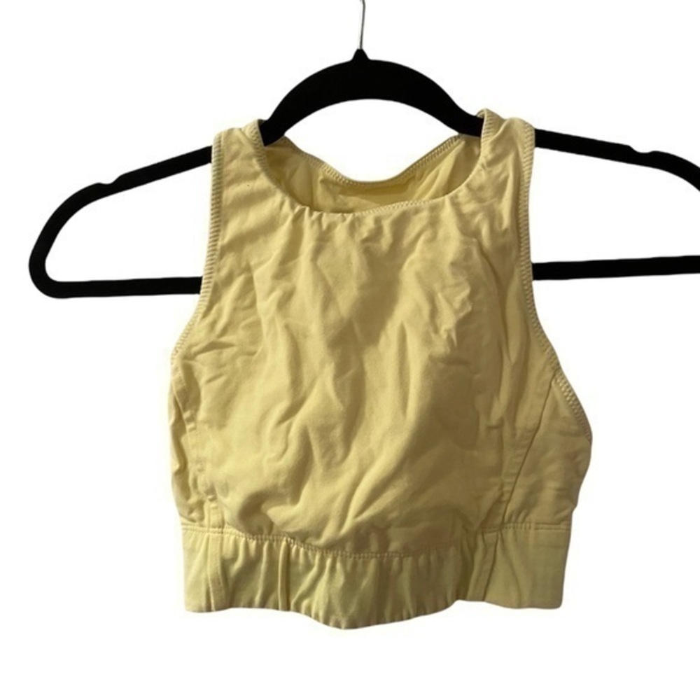 New Balance Yellow Sport Crop Top XS
Condition 9.5/10 worn once perfect conditio
